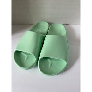 Gymshark Men’s Slides Size 9 Comfort Sport Sandals Pool Beach Casual